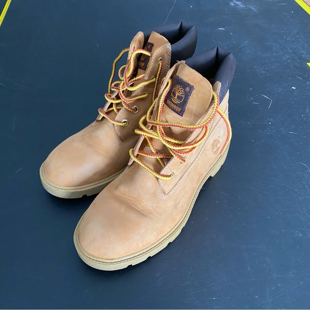 Boys Size 5 Timberland Work Boots - Picture 1 of 4